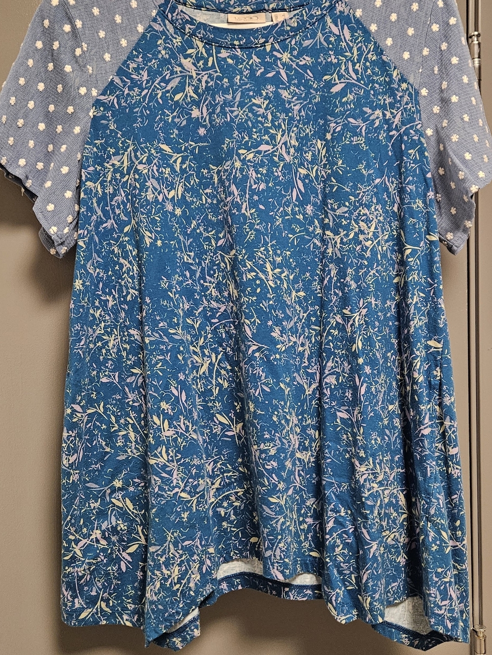 Women's Blue Floral Short-Sleeve Swing Tee